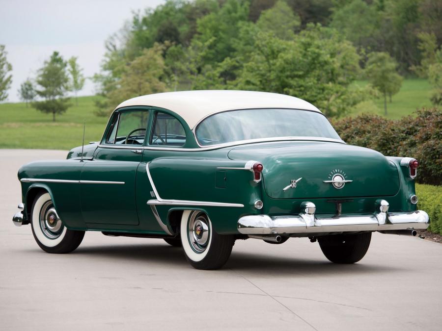  Oldsmobile Super 88 Deluxe 2-Door Sedan 1953 года  (фото 2 из 3)